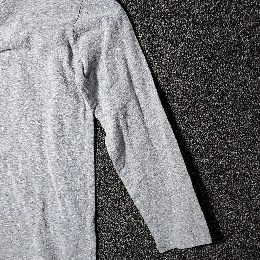 The Children's Place Gray Long Sleeve Tee Shirt T-Shirt Size Small 5/6